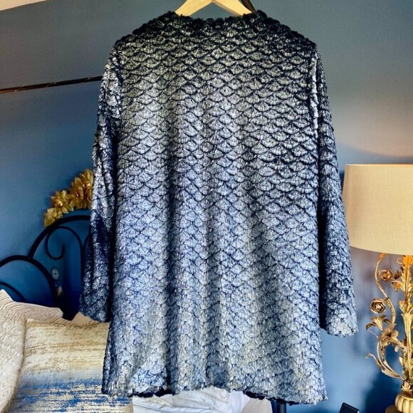 Stunning Minkpink Silver and Black Shimmery Mermaid Scales Fuzzy Jacket - Picture 6 of 12